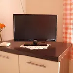 In Mirca With Terrace Tatil Evi Mirce